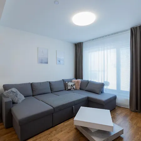 Aida Center شقة بارنو